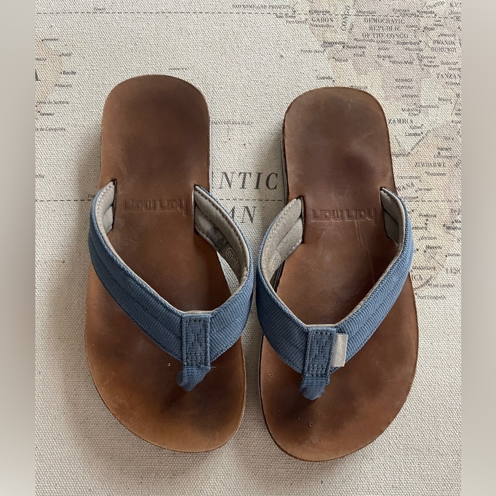 Hari Mari Boys Leather Flip Flops Size 12/13